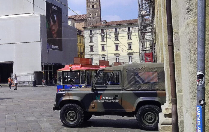 1024px-Strade_sicure_bologna_piazza_maggiore_maggio_2015 (1)